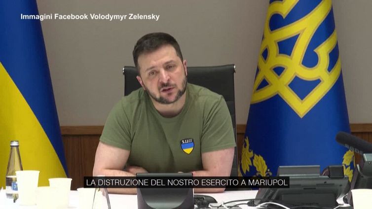 Zelensky: "Fine dei negoziati se le forze ucraine verranno distrette a Mariupol"