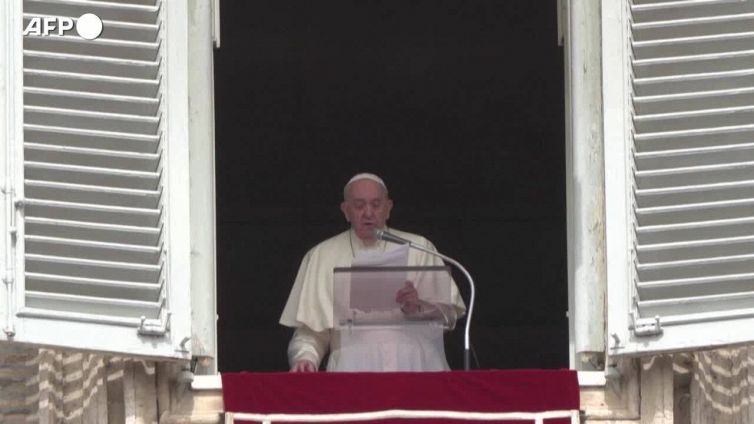 Il Papa abbraccia 80mila giovani: "E' l'ora della riconciliazione"