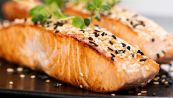 COVID, mangiare salmone può aiutarti: cosa svela una ricerca