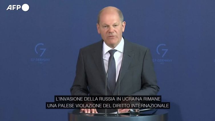 Scholz: "Putin responsabile dei crimini di guerra in Ucraina"