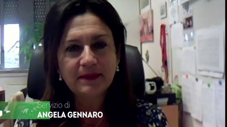 La proposta dei presidi del Lazio: "Stop alle chat di classe e all'uso di Whatsapp h24"