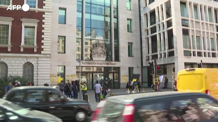 Regno Unito, estradizione di Assange negli Usa: le reazioni dei suoi sostenitori