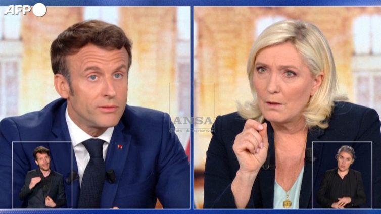 Nel duello tv Le Pen non convince, Macron all'attacco