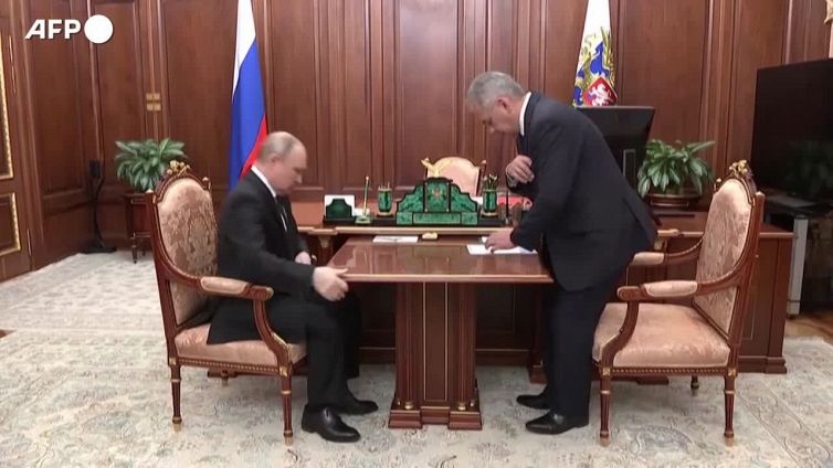 Ucraina, Putin: "No assalto all'Azovstal, ma blocchiamola cosi' non scappa una mosca"