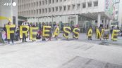 Bruxelles, protesta contro l'estradizione negli Usa di Assange