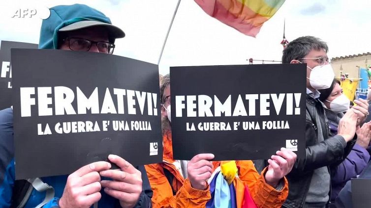Marcia Perugia Assisi per l'Ucraina: "fermatevi"