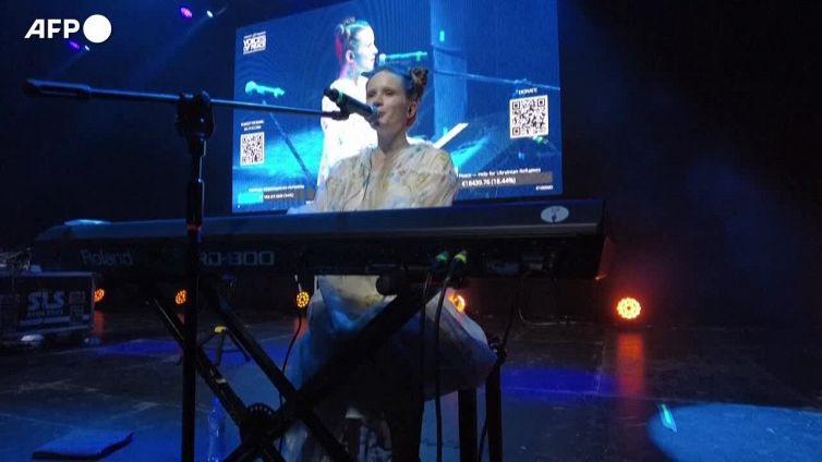 Monetochka, la cantante russa in tour per i rifugiati ucraini