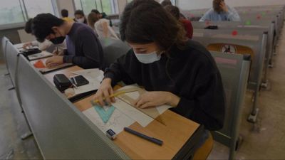 Scuola, perché gli studenti italiani sono i più stressati al mondo
