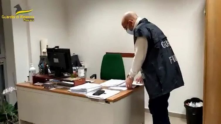 Blockchain, riciclaggio internazionale: sequestrati oltre 3 milioni di euro