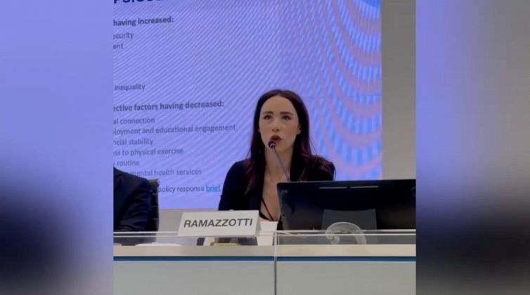 Aurora Ramazzotti su Instagram: "Ho aiutato una ragazza che voleva suicidarsi"