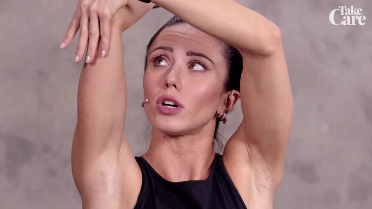 Ginnastica da seduti: 5 esercizi alla scrivania