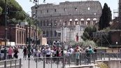 Roma, il bel tempo accoglie turisti da tutto il mondo