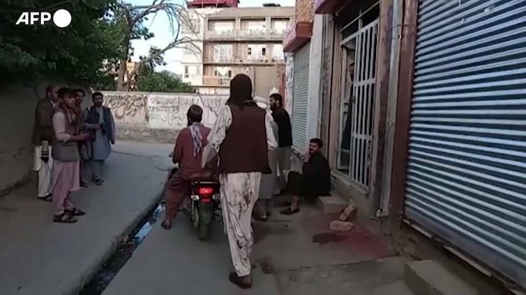 Esplosione in una moschea a Kabul, oltre 50 morti