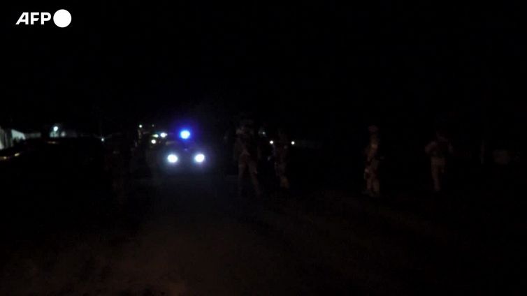 Ucraina, presunta evacuazione di civili dall'area di Azovstal