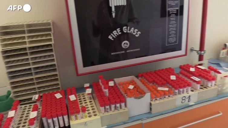 Epidemia Covid su plateau, oltre 53.000 casi