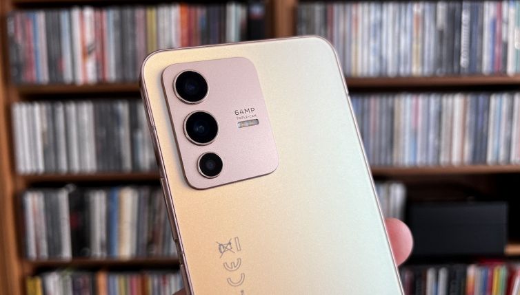 Recensione Vivo V23 5G, il re dei selfie phone