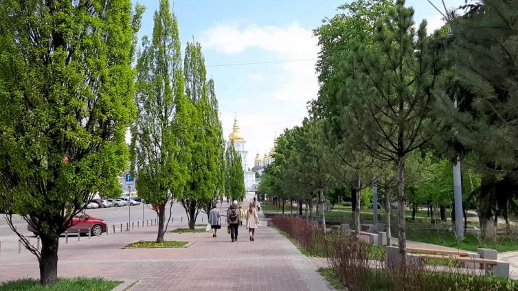 Ucraina: Kiev, l'attesa del 9 maggio tra allarmi e passeggiate