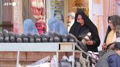 Afghanistan, i Talebani rimettono il burqa alle donne