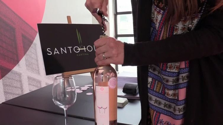 Festa della mamma, un vino 'pink' a sostegno dell'Ucraina
