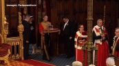Regno Unito, cerimonia di apertura del Parlamento: la Regina rinuncia, debutta Carlo