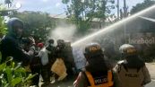 Indonesia, scontri a Papua: la polizia usa idranti per disperdere i manifestanti