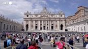 Il Papa ai cattolici Lgbt: "La Chiesa non vi rifiuta"