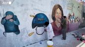 Gaza, murale in memoria della giornalista di Al Jazeera uccisa