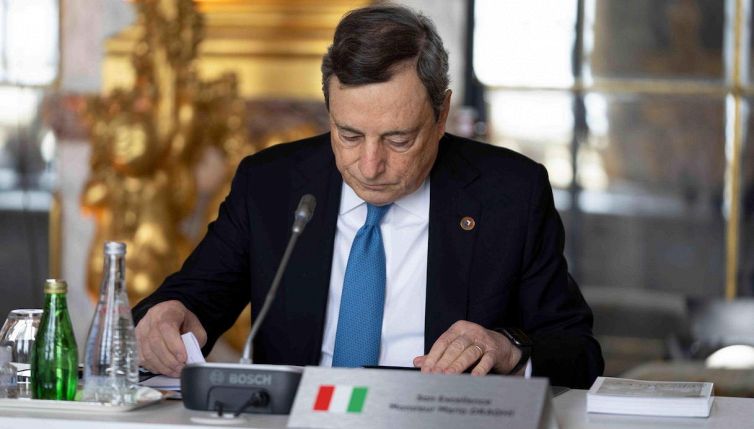 Bonus tende da sole, sconti fino al 110%: chi può richiederlo e come