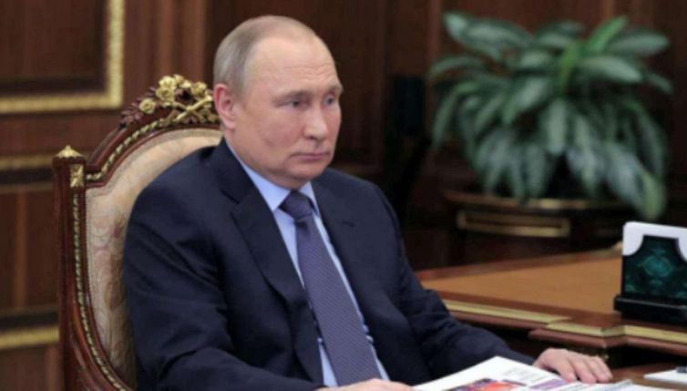 Dopo il gas, Putin taglia l'elettricità a un Paese Ue