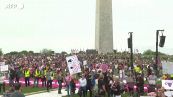 Washington, in migliaia lungo il National Mall per il diritto all'aborto