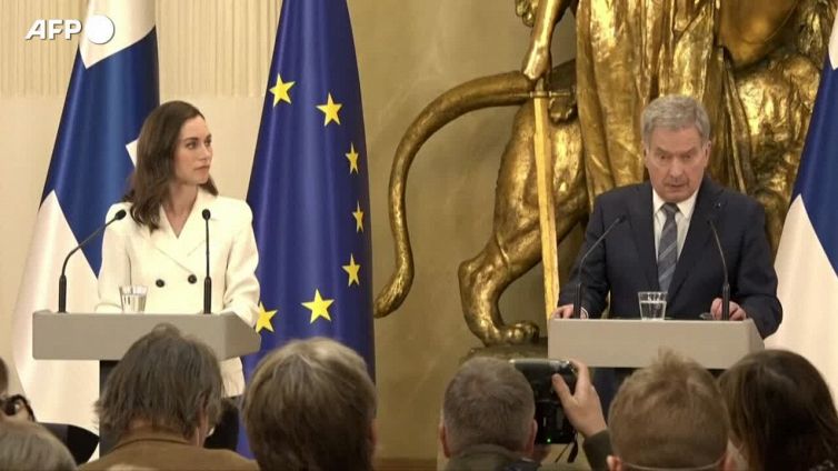 Il presidente della Finlandia: "Chiederemo ufficialmente di aderire alla Nato"