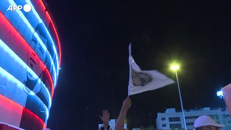 Calcio, i tifosi dell'Eintracht festeggiano la conquista dell'Europa League