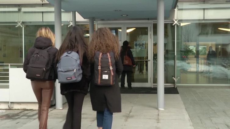 Save The Children, in 6 regioni piu' neet che lavoratori