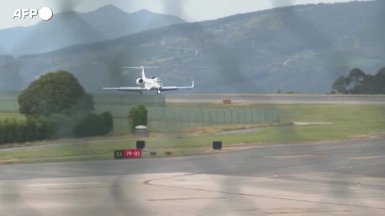 Juan Carlos torna in Spagna tra le polemiche