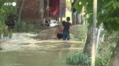 Il Bangladesh conta i danni delle alluvioni: 60 morti e milioni di sfollati