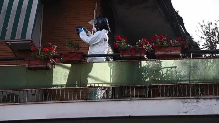 Incendio in via Richelmy a Roma, un morto