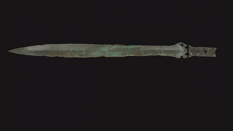 Spada millenaria, l'incredibile scoperta che risale all'età del Bronzo