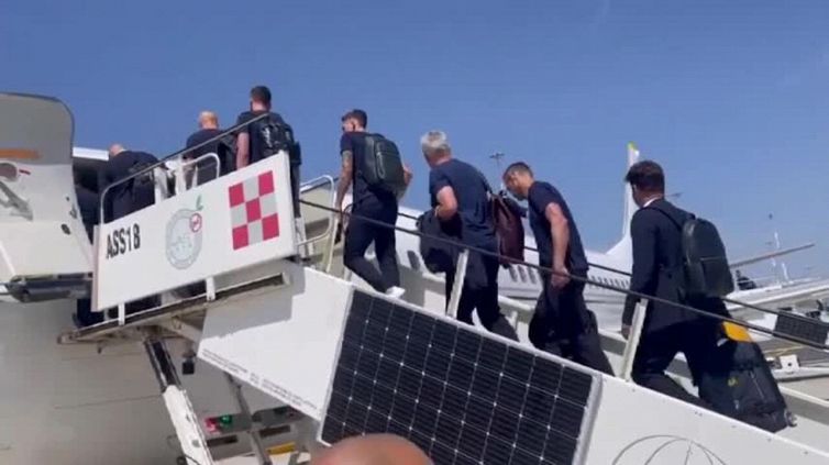 Conference League, la Roma sale sull'aereo per Tirana