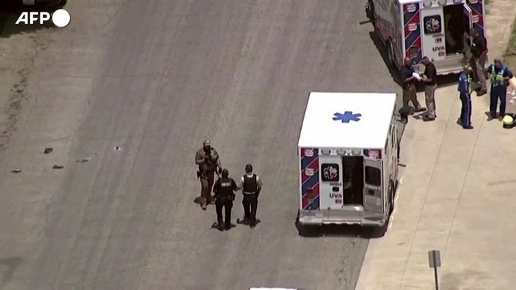 Texas, sparatoria in una scuola elementare: i rilievi sul luogo della strage