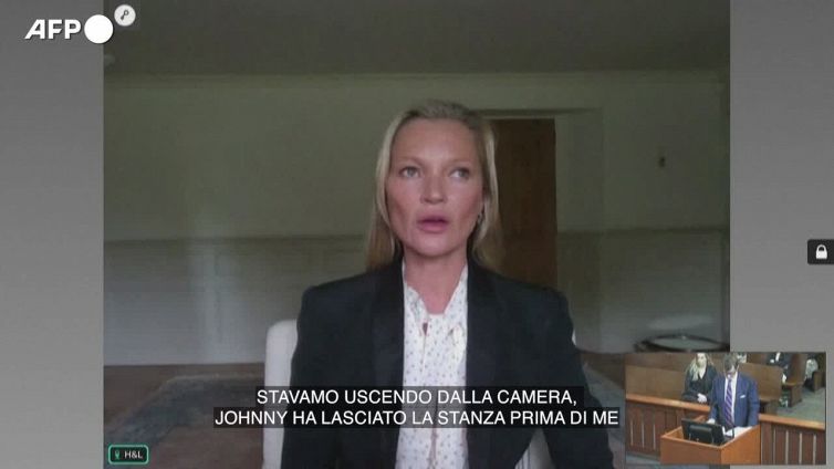 Depp, parla l'ex Kate Moss: "Non mi ha mai spinto per le scale o preso a calci"