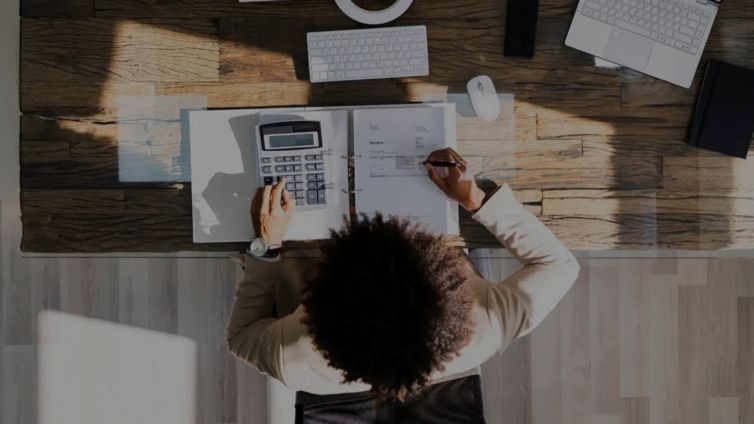 Fattura elettronica forfettari, per chi non scatta l’obbligo nel 2022