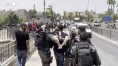 Gerusalemme: Spianata Moschee, polizia trattiene con la forza manifestanti palestinesi
