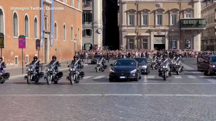 2 giugno, Mattarella depone una corona di alloro all'Altare della Patria