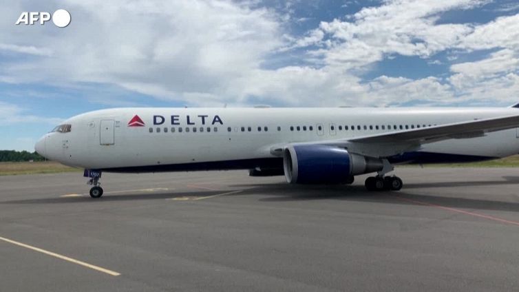 Veterani statunitensi "sbarcano" in Normandia per le commemorazioni del D-Day
