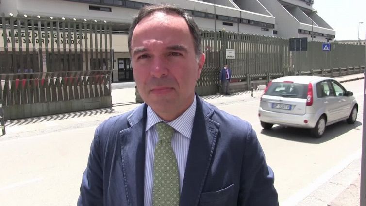 Sorelle sfregiate con l'acido a Napoli, l'avvocato: "La piu' piccola non riesce neanche a parlare"