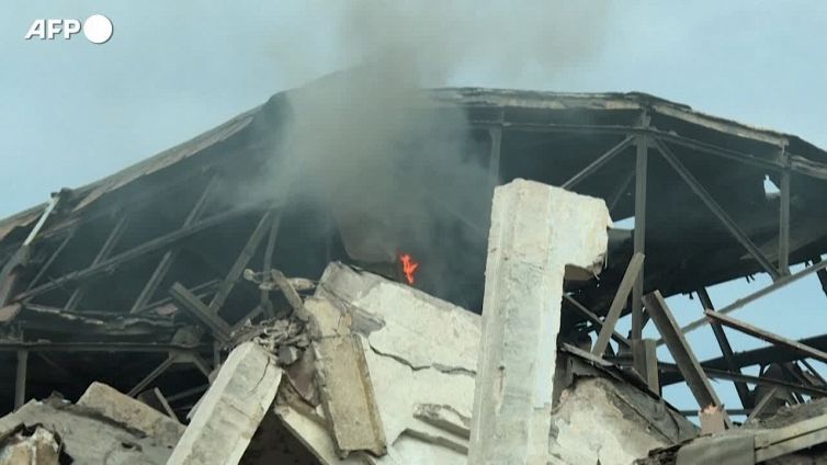 Infrastrutture ferroviarie distrutte dai bombardamenti russi a Kiev