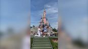 Proposta di matrimonio a Disneyland: accade l'incredibile