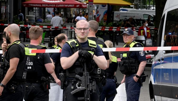 Berlino, auto si scaglia sulla folla: cosa sappiamo