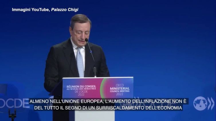 Ue, Draghi: "Un tetto sul prezzo d'importazione del gas russo, ridurrebbe inflazione"