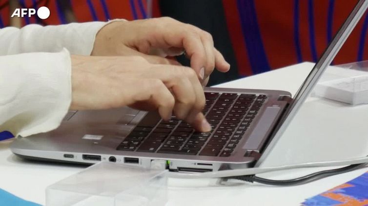 Il digitale migliora la vita ma gli hacker fanno paura